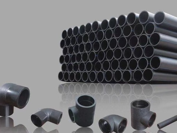 广西PE管批发公司浅谈塑料管材行业发展受到限制的原因
